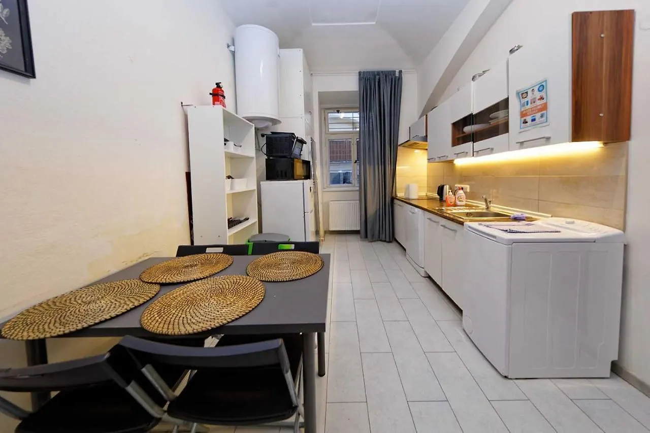 פראג Apartment Americka 8