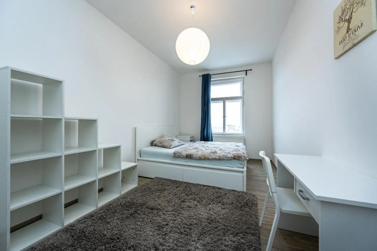 Apartment Americka 8 Prague 0*,